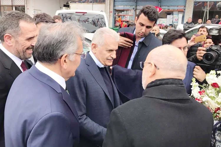 AK Parti İBB Başkan Adayı Binali Yıldırım, seçim çalışmaları yapmış