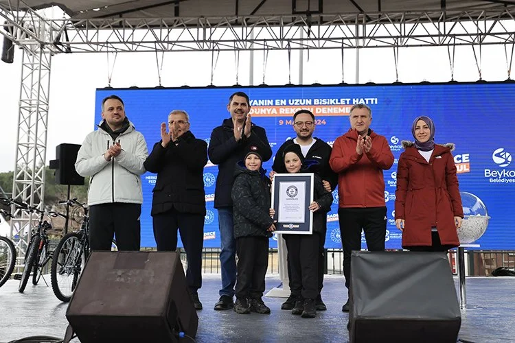 Gençlik ve Spor Bakanı Osman Aşkın Bak, İstanbul'un bisiklet kenti
