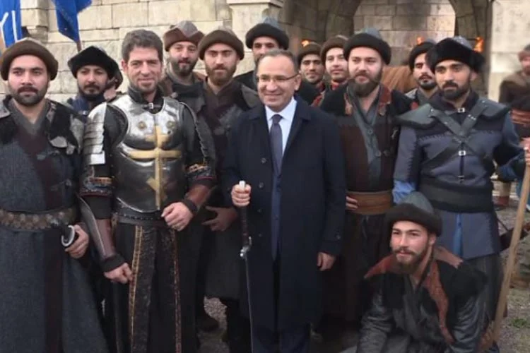 Başbakan Yardımcısı Bozdağ, Beykoz Riva Mahallesi’nde kurulu bulunan 'Diriliş Ertuğrul'