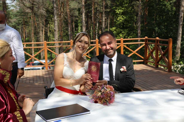 Beykoz'un Milli Tenisçisi Bulgurcu dünya evine girdi 3 bulgurcunikahbeykoz3 skpCaa15l8