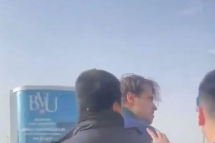 Son dönemde gençlik dizilerinde başrol alan oyuncu Burak Yörük, Beykoz