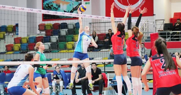 3 güngür Bursa’da devam etmekte olan TVF Bayanlar Voleybol 3.