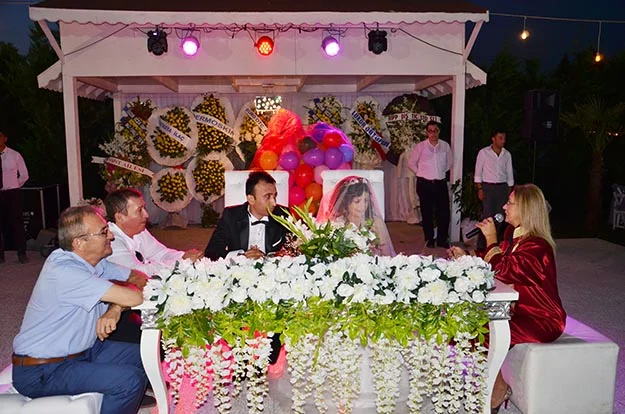 Beykoz Devlet Hastanesi’nde düğün heyecanı… 1 busar mustafa dugu ZiKa8QQycA