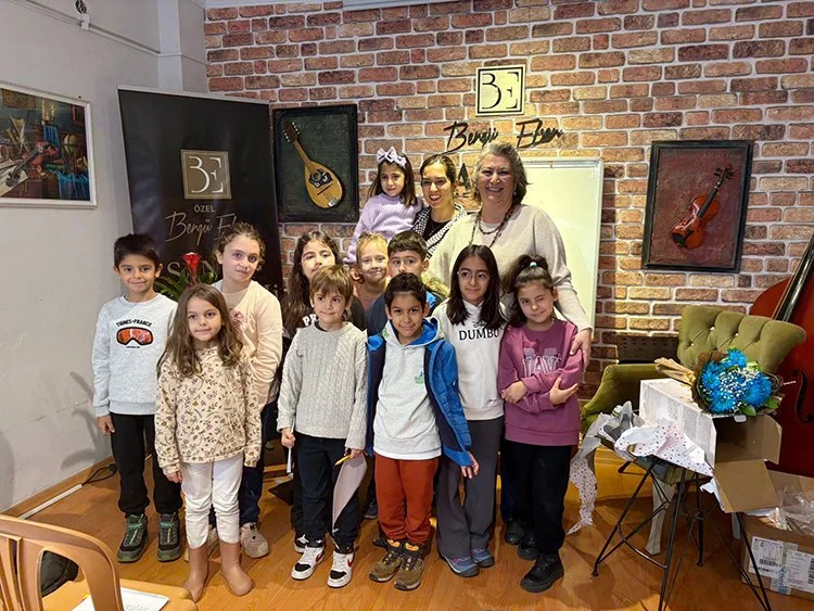 Beykoz Bengü Efsen Sanat Akademisinde 24 Kasım sürprizi 4 buse