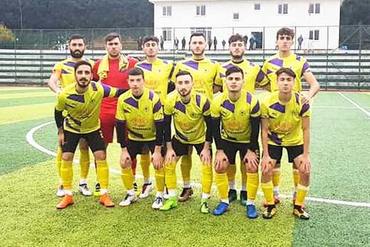 Kavacık 15 Temmuz Şehitler Stadı'nda oynanan İstanbul 1. Amatör Lig
