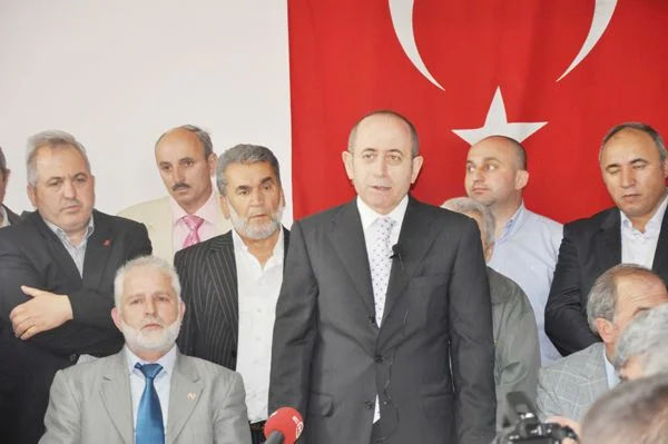 Cumhuriyet Halk Partisi (CHP) Grup Başkanvekili Akif Hamzaçebi'nin Beykoz'da 2B