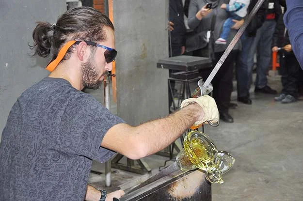 Beykoz Öğümce'deki Cam Ocağı Vakfı Yılbaşı Şenliği'ne yerli ve yabancı