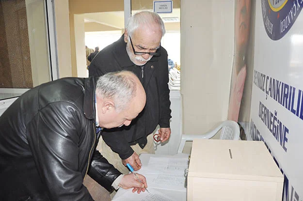 Beykozlu Çankırılılar Derneği'nde Bilal Karabacak yeniden Başkan seçildi.