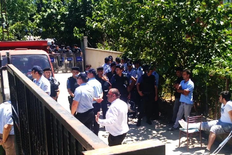 Beykoz Elmalı Mahallesi’nde seçimden 3 gün önce yapılan yıkımın tartışmaları