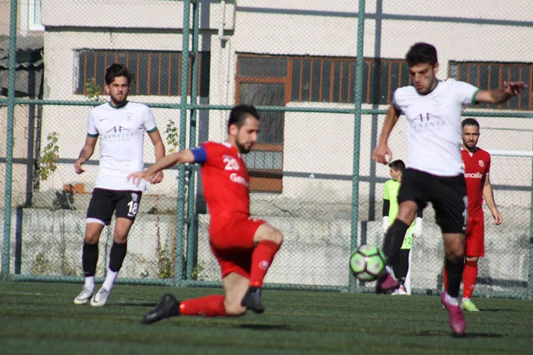 Çavuşbaşıspor, galibiyet beklentisi ile gittiği Batı Trakyaspor deplasmanından 0-0’lık sonucun