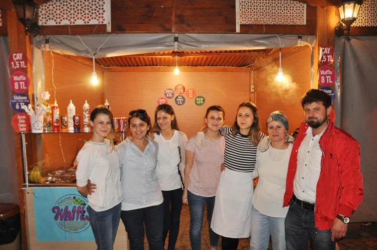 Beykoz Çayırı'ndaki programlar tüm hızıyla devam ediyor ve Beykozlular, çocuklarıyla