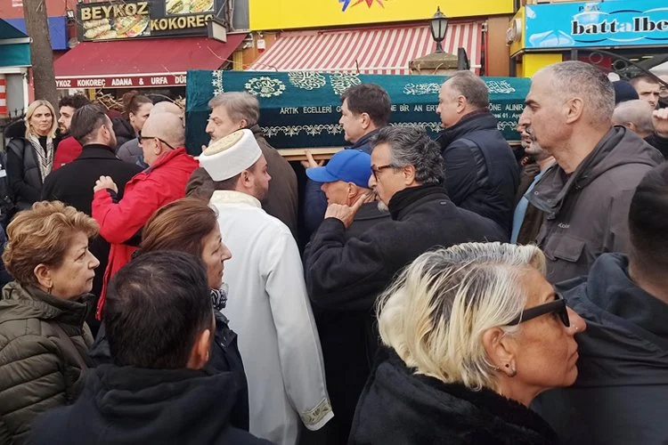 Beykoz Spor Kulübü bünyesinde başlayan sporculuk kariyerinde birçok üst düzey