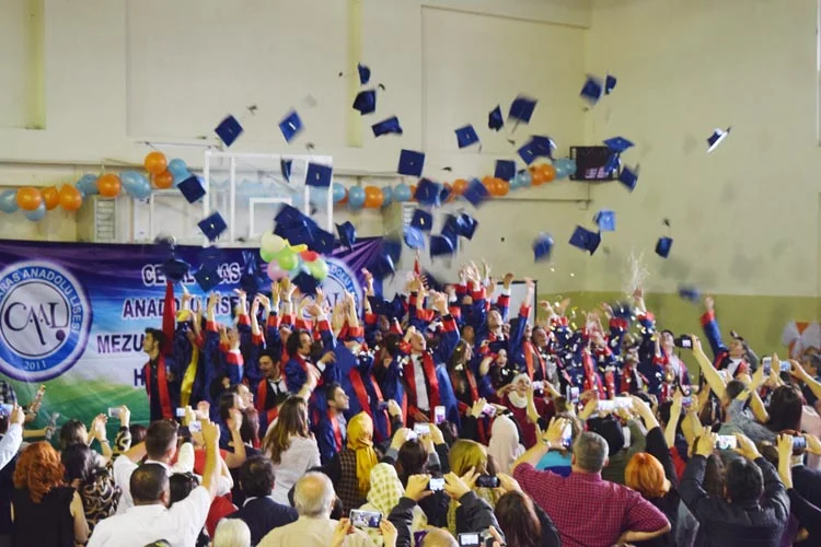 Celal Aras Anadolu Lisesi bu yıl ikinci kez mezun verdi