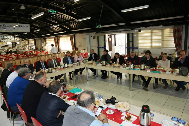 Beykoz Belediye Başkanı Yücel Çelikbilek, ilçenin yerel basın mensuplarıyla kahvaltı