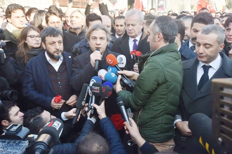 Beykoz Belediye Başkanı Yücel Çelikbilek, 39 kişinin hayatını kaybettiği saldırının