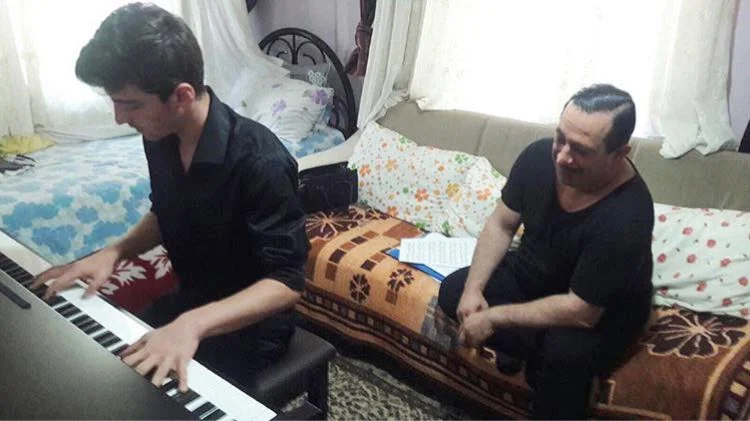 cem yilmaz mozart beyk mHpWch4BzK