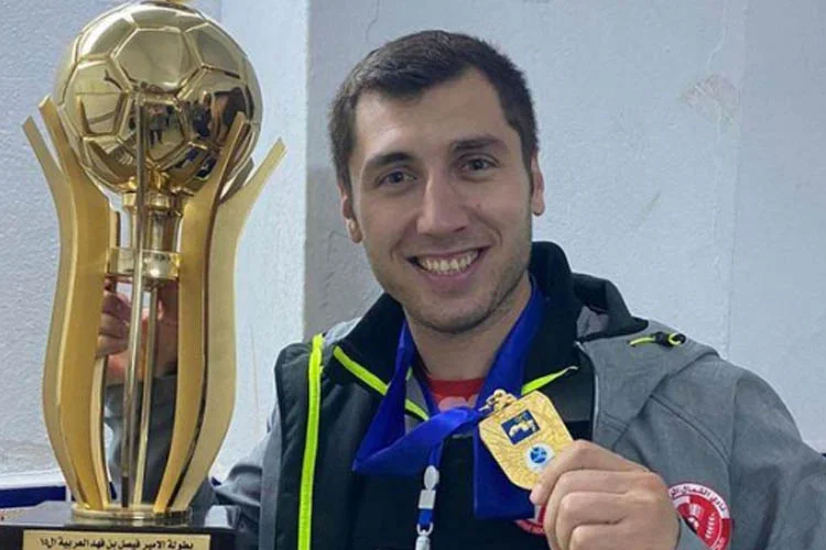 Beykoz Belediyespor’da forma giyen milli Hentbolcu Cemal Kütahya, Romanya takımı