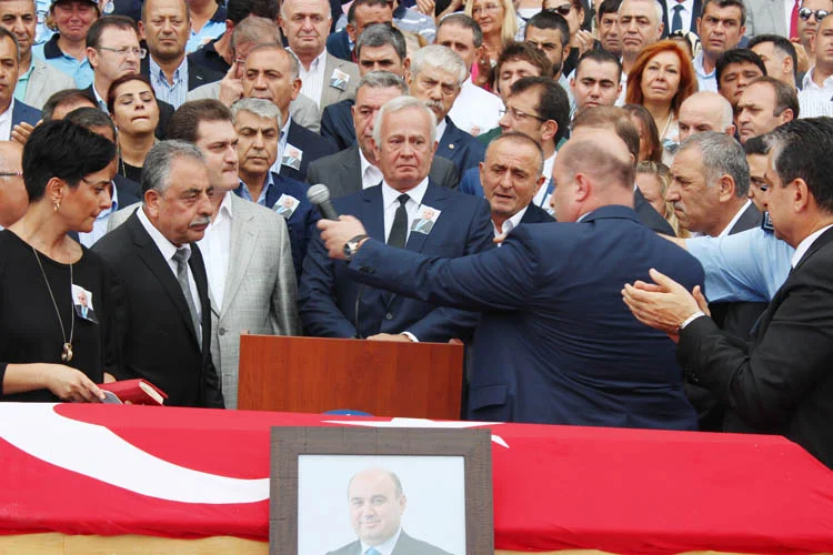 Candaş ailesi kardeş acısıyla yandı 2 cemil candas sec 15 uEwgSSFFD