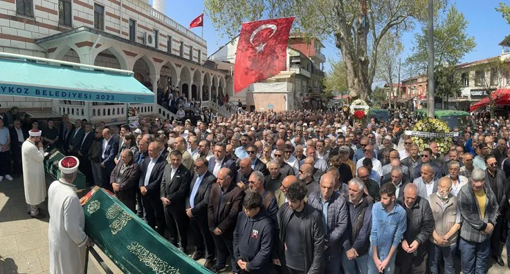 CHP Beykoz İlçe Başkanı Mahir Taştan'ın annesi Şüküve Taştan, Paşabahçe
