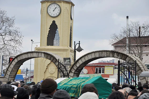 Beykoz Soğuksu Mahallesi Muhtarı Muammer Aydınoğlu'nun babası Mehmet Aydınoğlu'nun cenaze