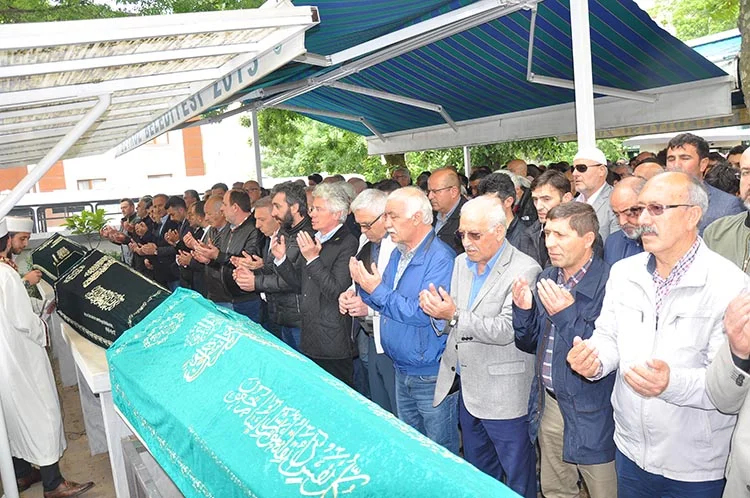 Beykoz’da aynı mahalleden 3 komşu vefat ettikleri aynı günde ebediyete