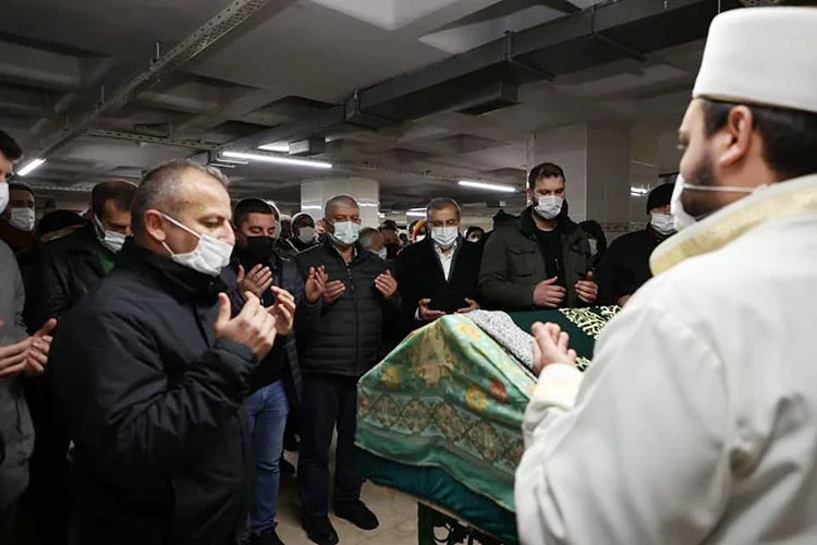 Beykoz Şeref Kurtuluş’u yalnız bırakmadı 2 cenaze 2 hcciYoyRTL