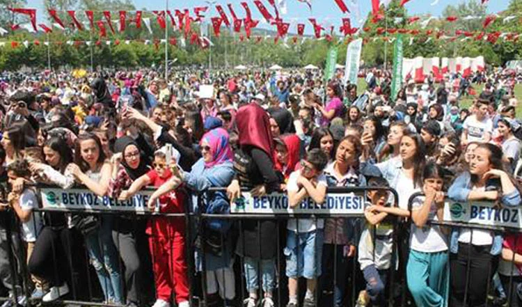 Beykoz Belediyesi, "Yeşil Okul" projesi çerçevesinde Beykoz Çayırında düzenlediği etkinlikle