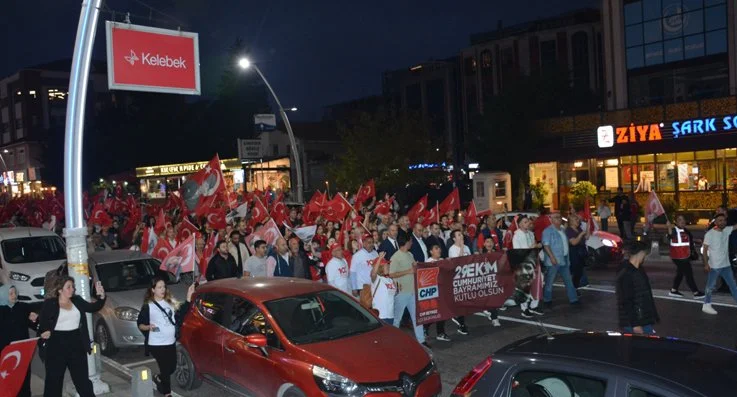 CHP Beykoz'dan 100. yıla yakışır fener alayı 1 chp7 e F89mhLzP