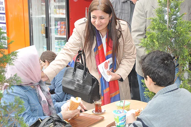 CHP'nin seçim çalışmaları, Milletvekili Adayları İrfan Karacan ve Derya Şentürk'ün