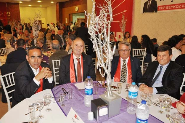 Milletvekillerinden il başkanlarına kadar yüzlerce CHP'li Beykoz İlçe teşkilatı tarafından