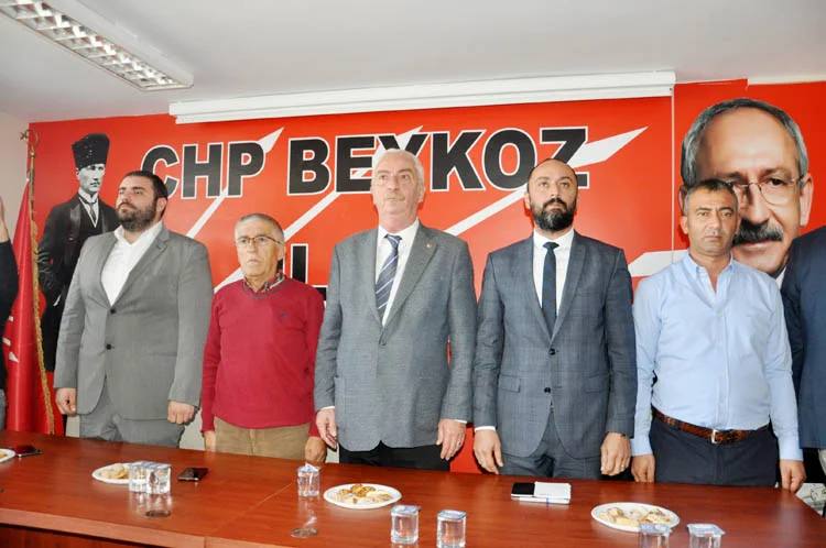 CHP'nin Beykoz Belediye Başkan Adayları'ndan Muammer Tonya, ilçe merkezinde adaylık