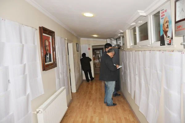 Kongre süreci başlayan CHP Beykoz İlçe Başkanlığı’nda askıya çıkarılan üye