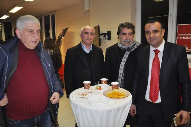 CHP Beykoz İlçe Yönetimi, parti binasında teşkilat üyeleriyle Yeni Yıl