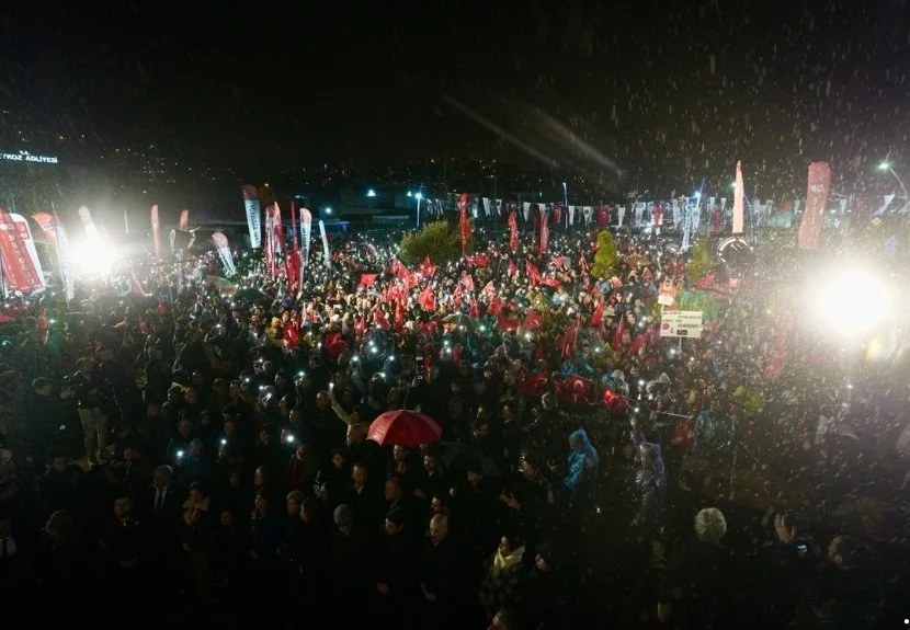 İmamoğlu, Beykoz'da yağmur altında vatandaşlara seslendi 4 chpbeykoz2 5CFjNT mo0