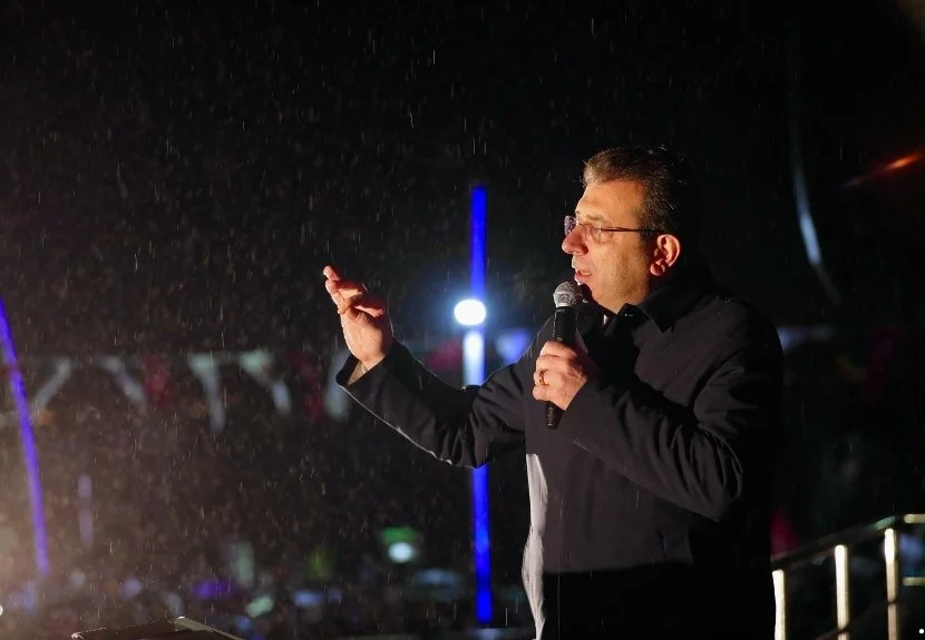 İmamoğlu, Beykoz'da yağmur altında vatandaşlara seslendi 1 chpbeykoz2 DwOh50N3zs