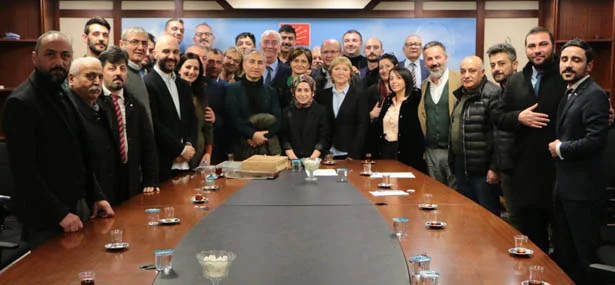 CHP Beykoz İlçe Başkanlığına yeniden seçilen Aydın Düzgün ve Yönetim