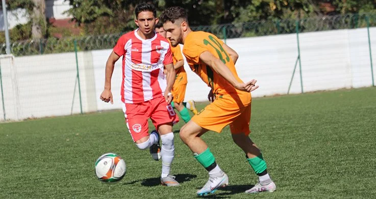 İstanbul Süper Amatör Lig 13.Grubundaki sezonun ilk hafta maçlarından birisine