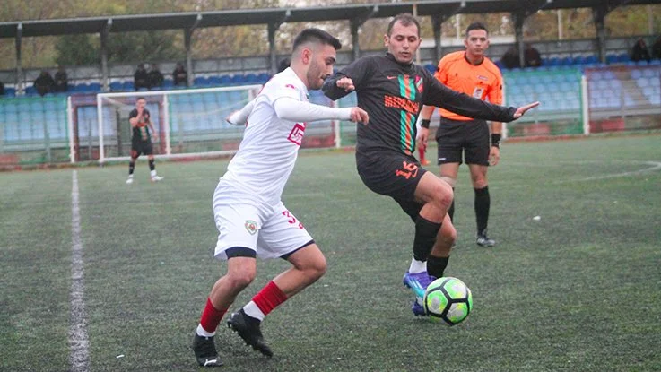 İstanbul 1.Amatör Lig 13.Grubunun lideri Girne Gençlik takımını Paşabahçe Stadında