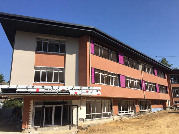 Beykoz Çiğdem Mahallesinde depreme dayanıksız olduğu gerekçesiyle yeniden yapımına başlanan