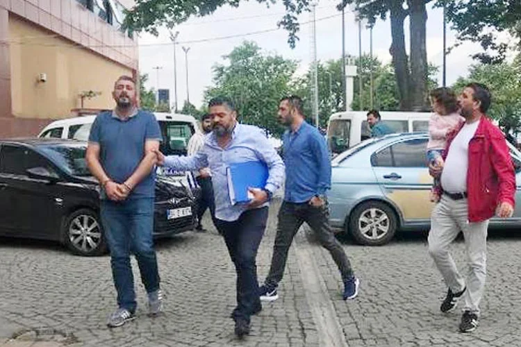 Beykoz'da kaza sonucu uçuruma yuvarlandığı belirtilen lüks otomobilin içinde cansız