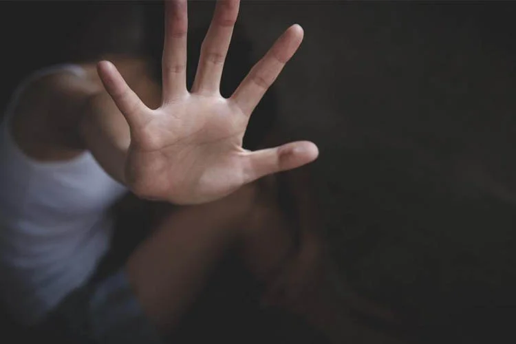 Beykoz'da 17 yaşındaki kızını 'hoca uygun gördü' diyerek istismar eden