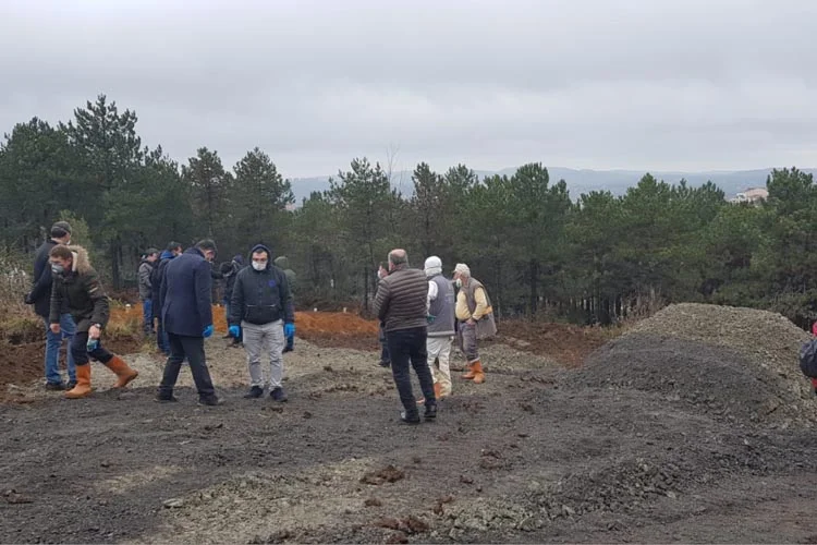 İstanbul Valiliği, yaşanan olağanüstü durum nedeniyle İBB'den mezarlık yeri tahsis