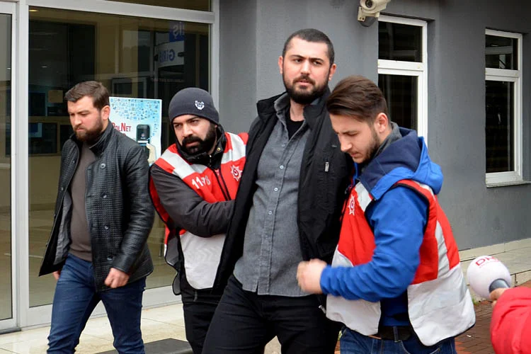 Çerkez Cengiz olarak bilinen Cengiz Şıklaroğlu ile bir şüpheli mahkemeye