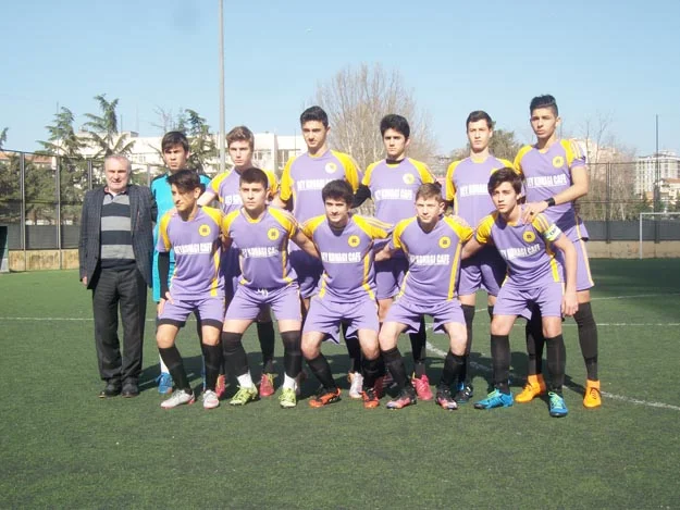 U-16 ligi 35. Grup'ta Acıbadem Üsküdar, Çubukluspor arasında oynanan 8.