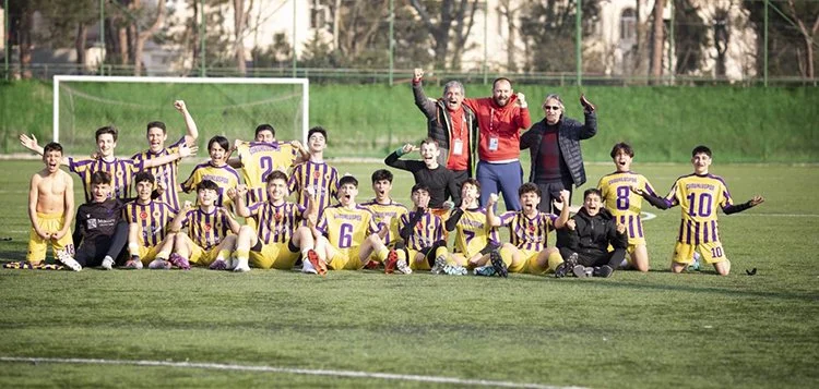 İstanbul Amatör Ligleri U15 A Kategorisi 22. Grubunda Çubuklupspor Şampiyonluğunu