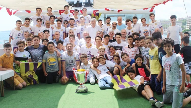 Beykoz'a en büyük başarıyı getiren Çubukluspor U17 kadrosu Türkiye Şampiyonluğunu