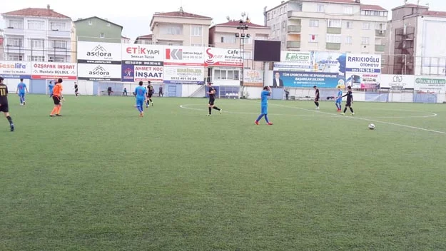 İlçe takımlarından Çubukluspor, Orhanlıspor'a konuk olduğu karşılaşmadan 3 - 5