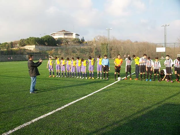 Çubukluspor U14, Çavuşbaşı Stadı'nda ağırladığı Çavuşoğluspor’u 2. yarıda attığı gollerle