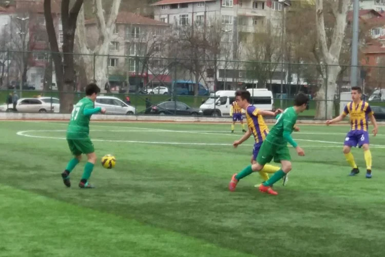 Çubuklu U-16 takımı son hafta maçında Dudulluspor'u yenerek ligi galibiyetle