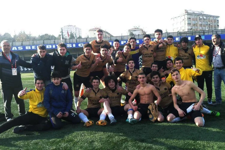 U-17 Türkiye Şampiyonası İstanbul elemeleri mücadelesinde Beykoz'un güçlü ekiplerinden Çubukluspor,